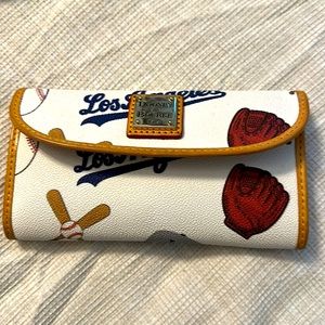 Dooney&Bourke Dodger wallet